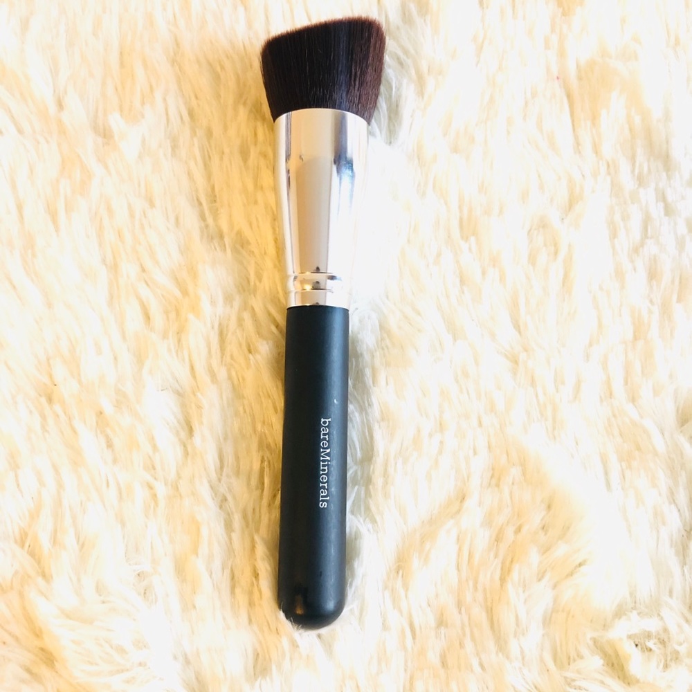 Bare minerals brush